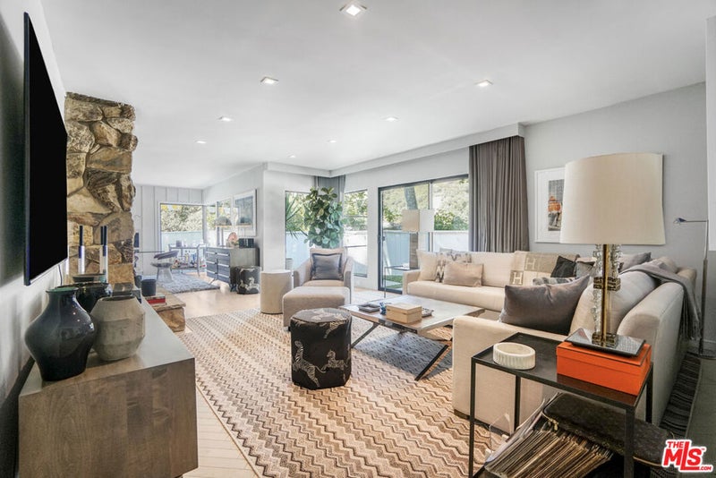 3560 Mandeville Canyon Road