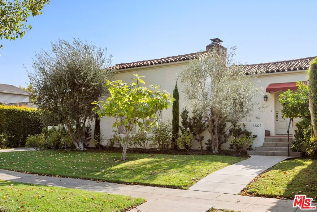 6502 - 6504 Commodore Sloat Drive