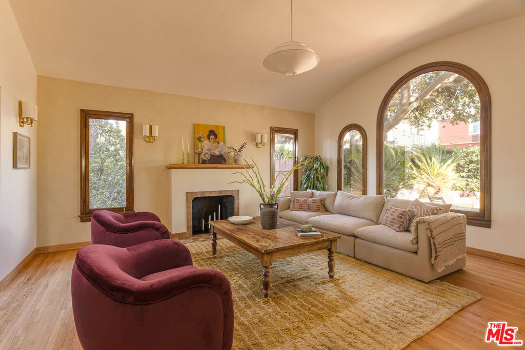 1059 Glen Arbor Avenue