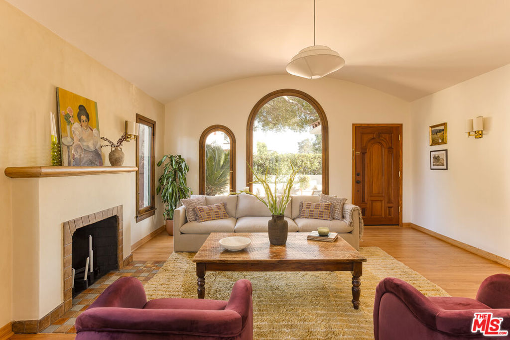 1059 Glen Arbor Avenue