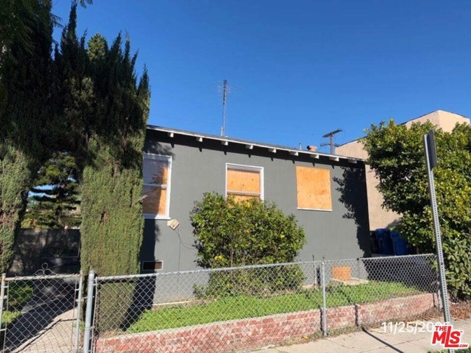 1740 S Rimpau Boulevard