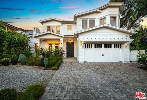 4402 Ledge Avenue Toluca Lake CA 91602