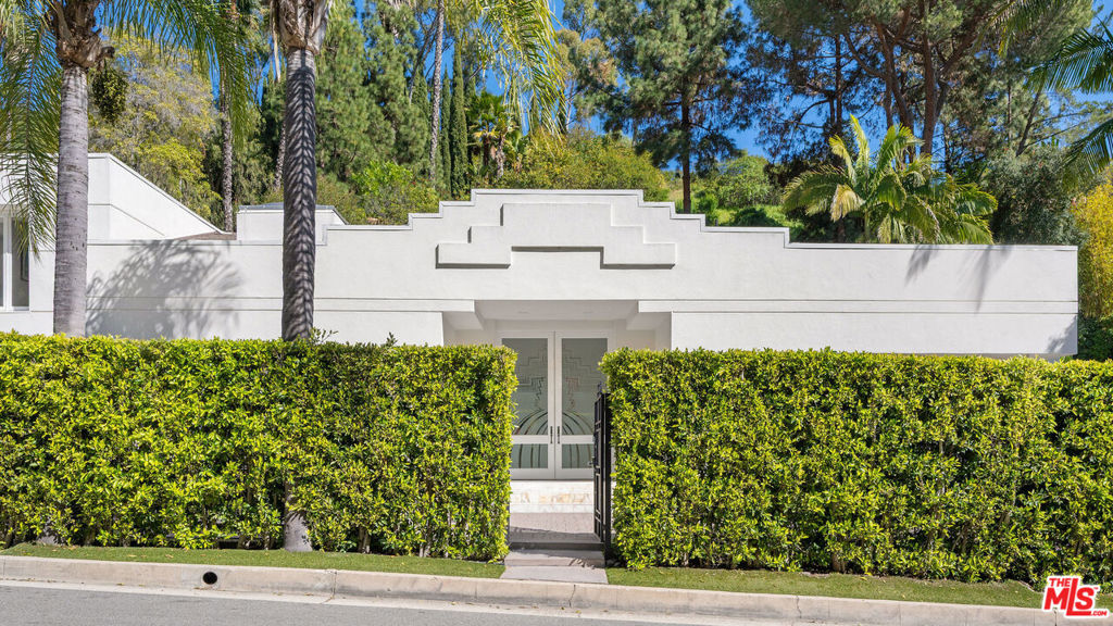 1166 San Ysidro Drive