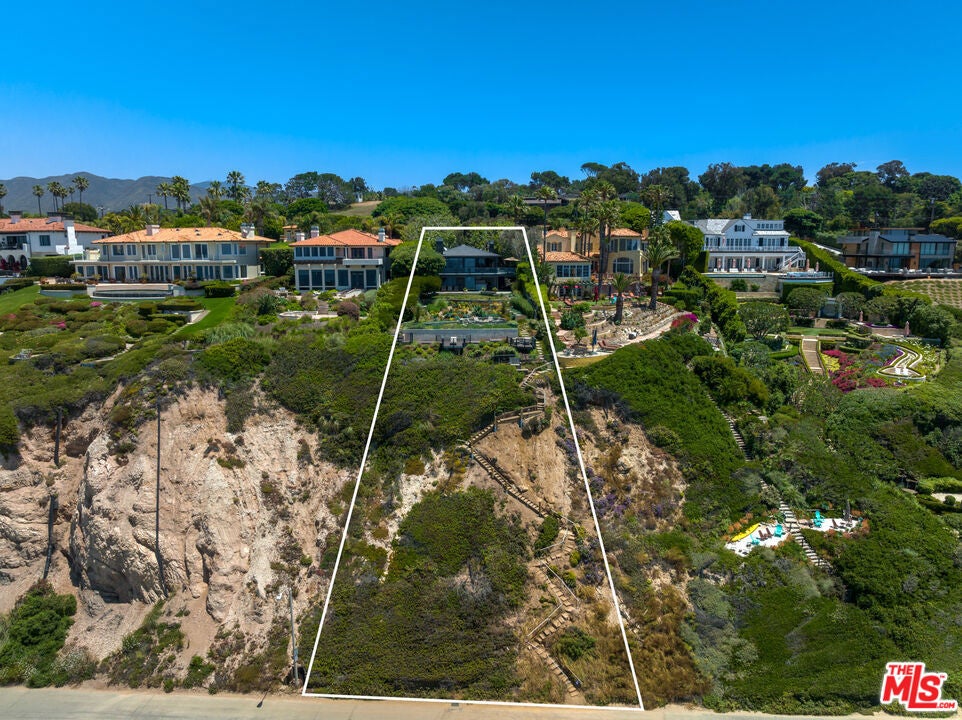 7089 Birdview Avenue