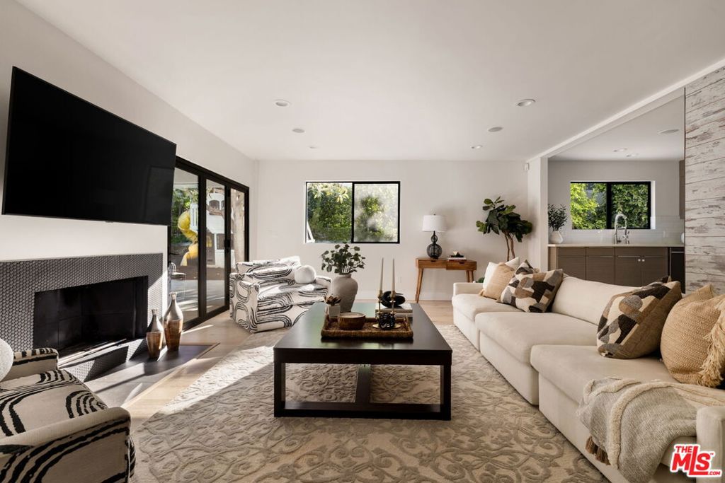 4020 Park Melinda