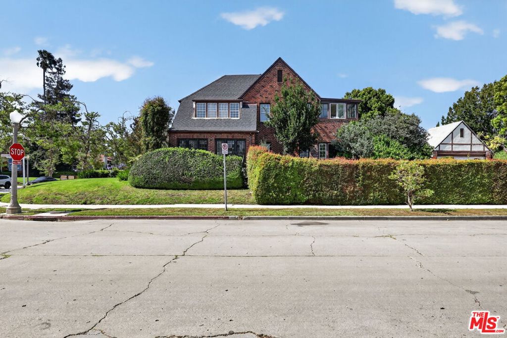 180 S Las Palmas Avenue