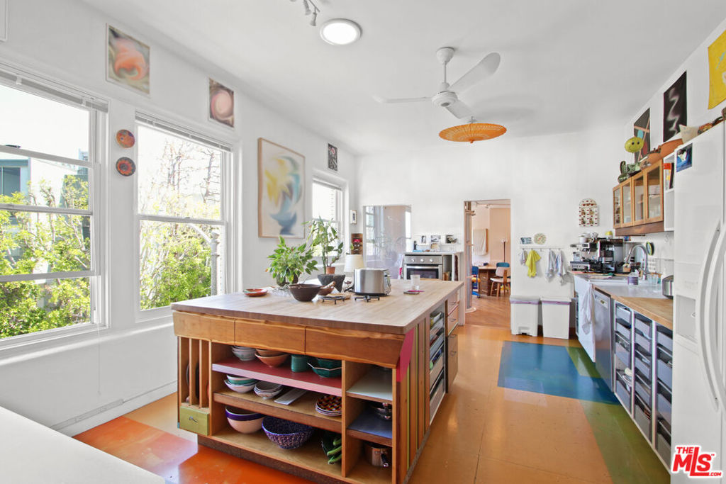 Properties 2 1802 Pacific Avenue