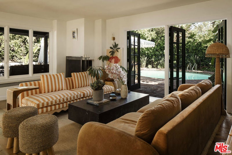 2630 Laurel Pass
