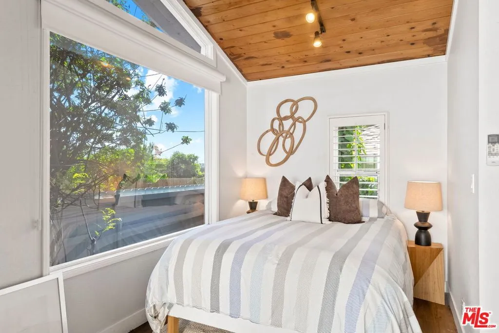 Los Angeles, California 90066, United States, 6 Bedrooms Bedrooms, ,5 BathroomsBathrooms,Residential,Active,154544