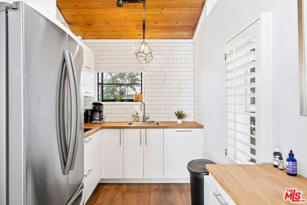 Los Angeles, California 90066, United States, 6 Bedrooms Bedrooms, ,5 BathroomsBathrooms,Residential,Active,154544