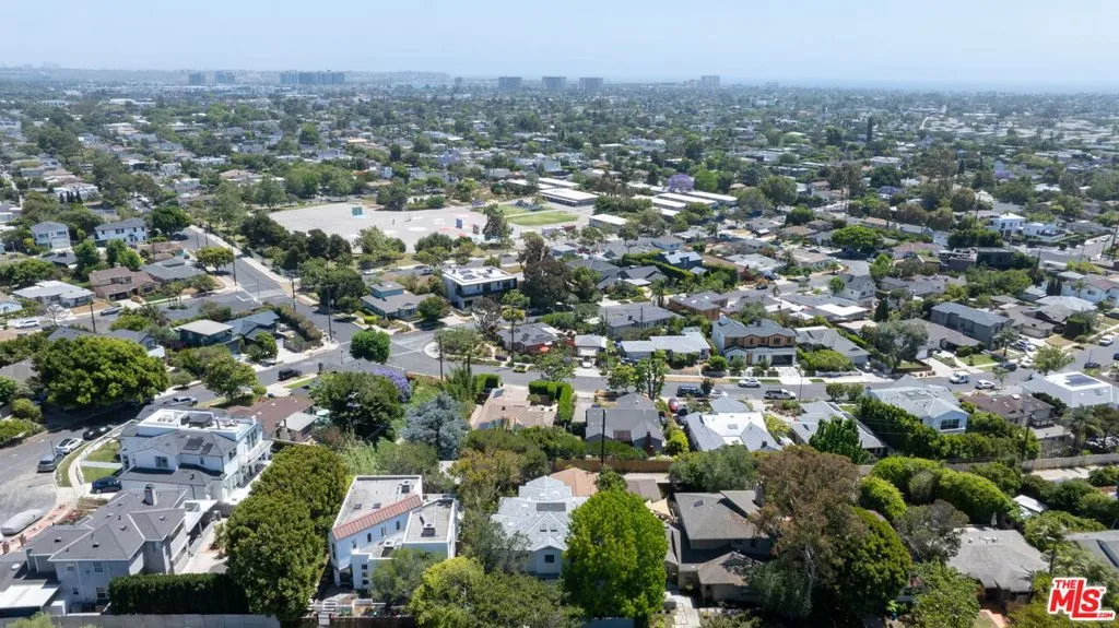 Los Angeles, California 90066, United States, 6 Bedrooms Bedrooms, ,5 BathroomsBathrooms,Residential,Active,154544