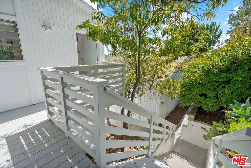 Los Angeles, California 90066, United States, 6 Bedrooms Bedrooms, ,5 BathroomsBathrooms,Residential,Active,154544