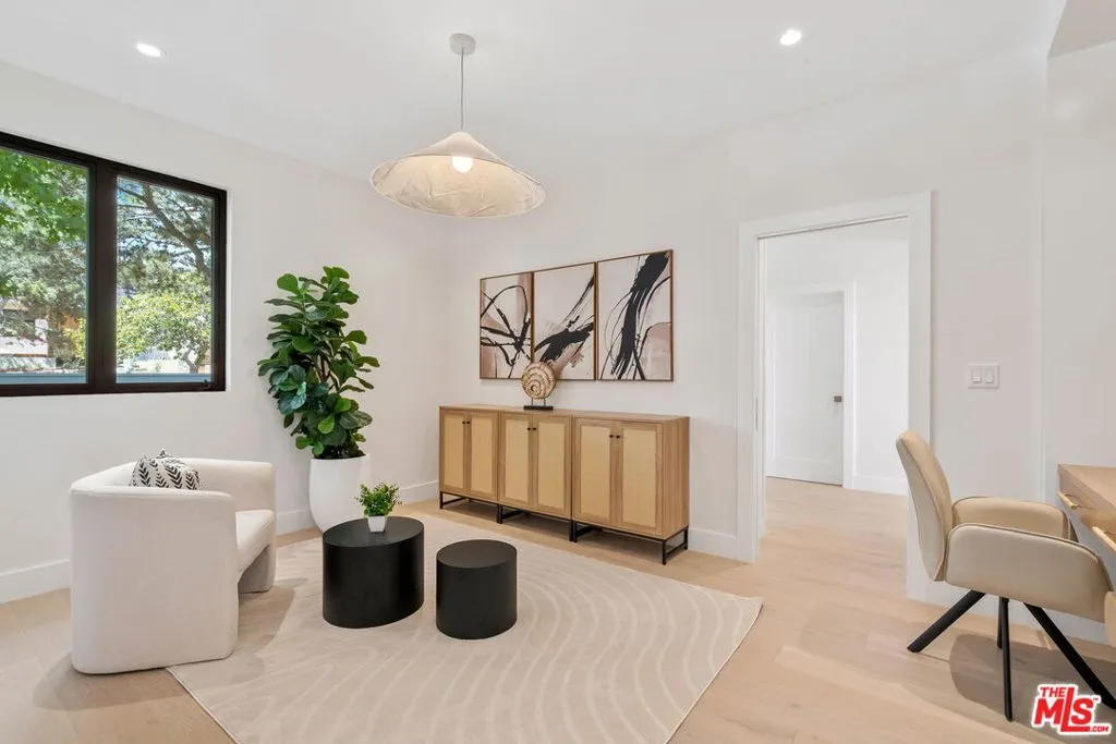 Los Angeles, California 90066, United States, 6 Bedrooms Bedrooms, ,5 BathroomsBathrooms,Residential,Active,154544