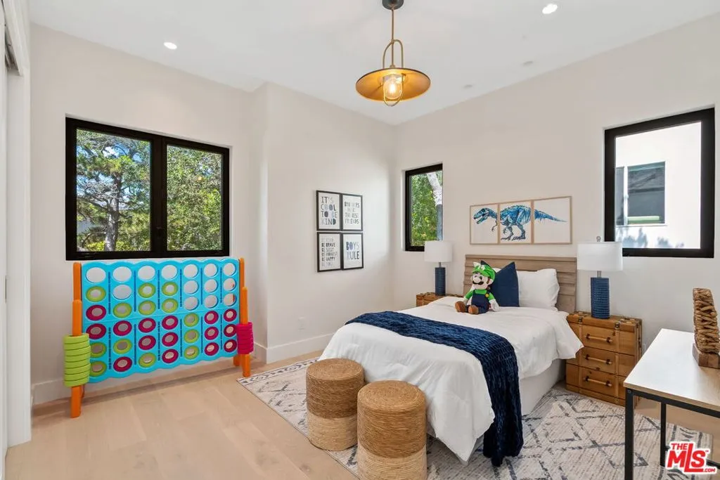 Los Angeles, California 90066, United States, 6 Bedrooms Bedrooms, ,5 BathroomsBathrooms,Residential,Active,154544