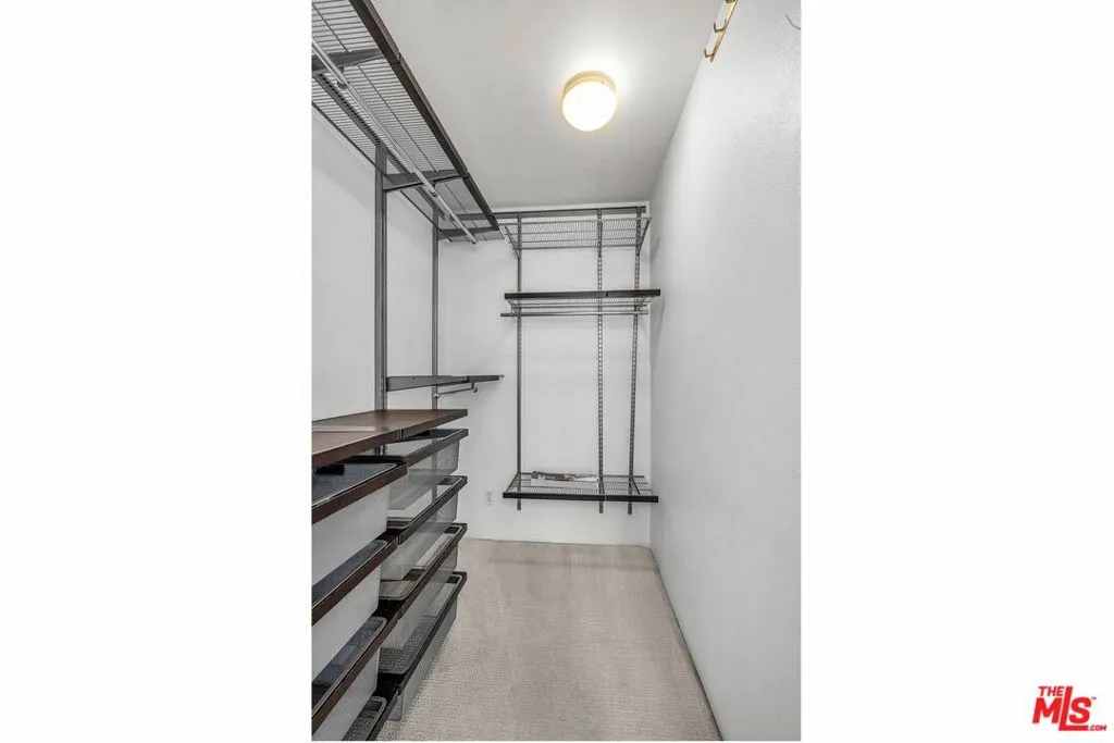 Los Angeles, California 90049, United States, 2 Bedrooms Bedrooms, ,1 BathroomBathrooms,Residential,Active,144395