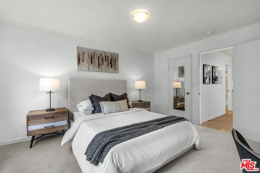 Los Angeles, California 90049, United States, 2 Bedrooms Bedrooms, ,1 BathroomBathrooms,Residential,Active,144395