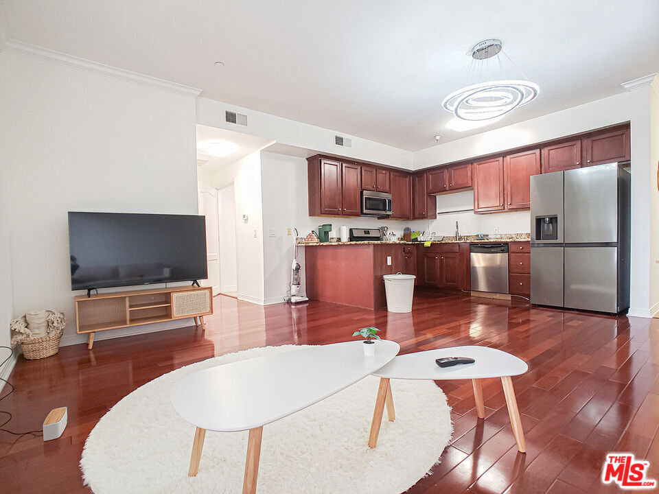 1025 Dewey Avenue 205