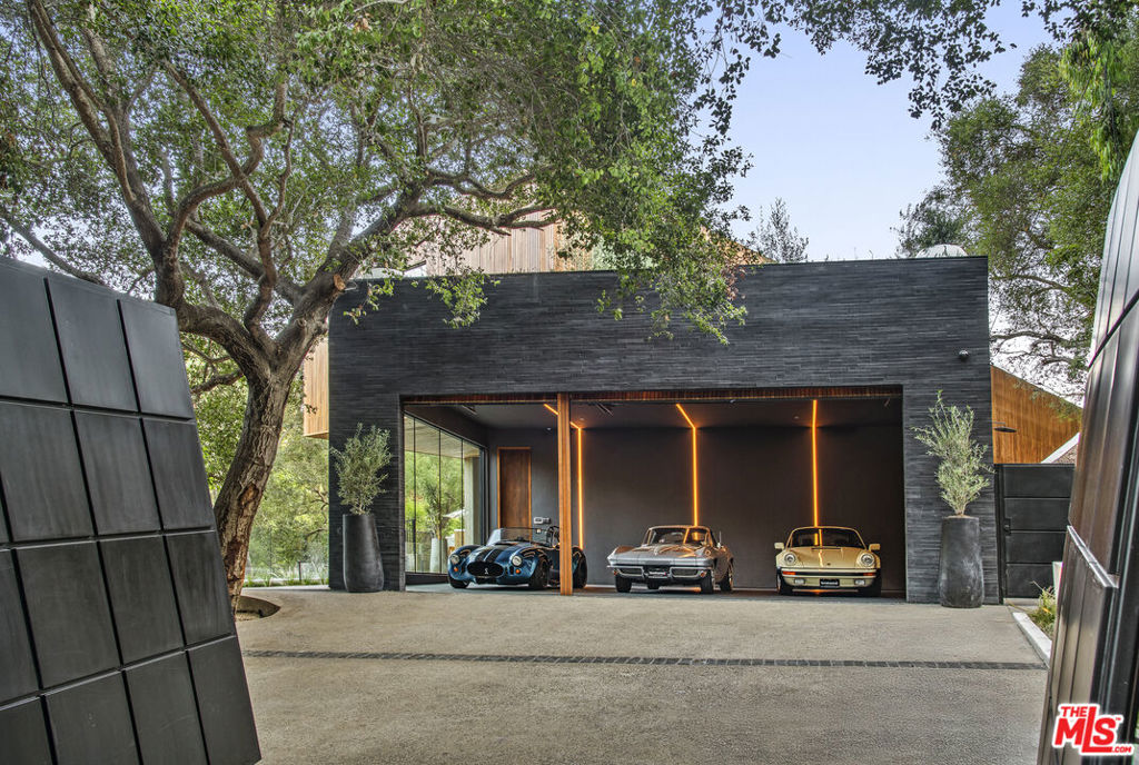 2535 Hutton Drive