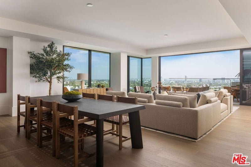 8420 W Sunset Boulevard 607