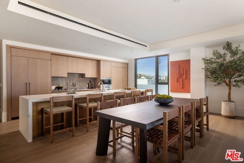 8420 W Sunset Boulevard 607
