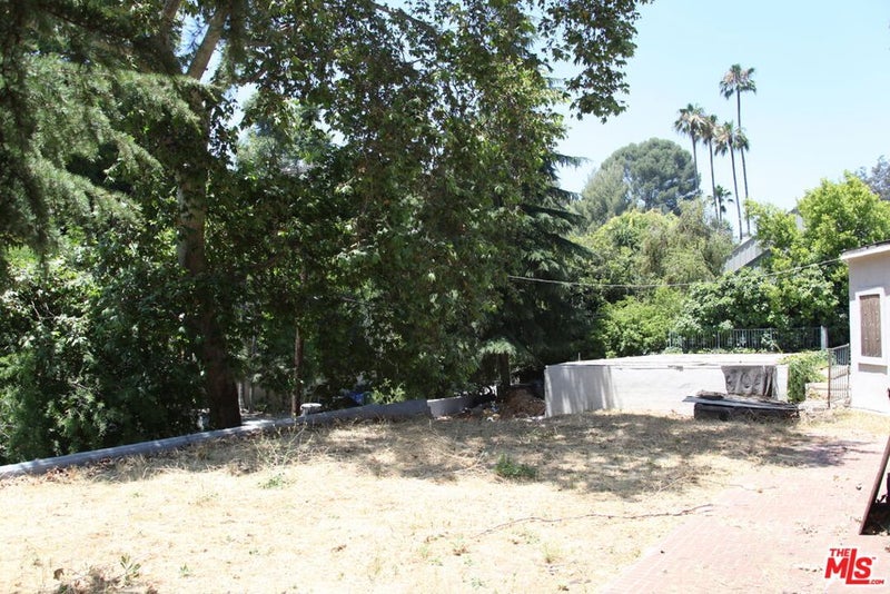 2534 Benedict Canyon Drive