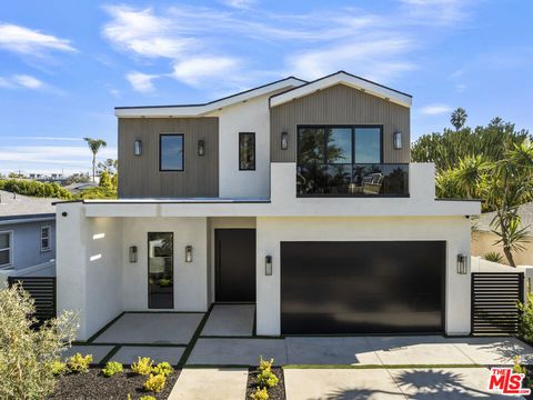 4220 Kenyon Avenue Los Angeles CA 90066