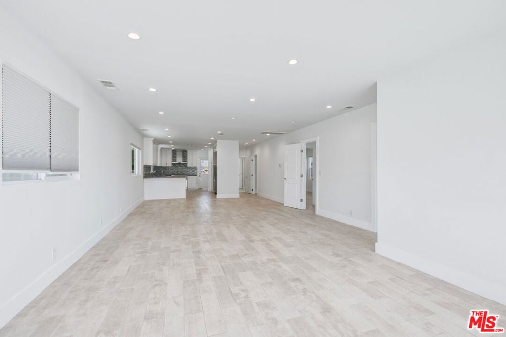 869 Warren Avenue