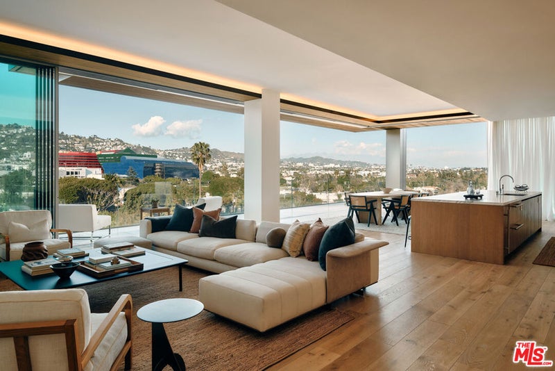 8899 Beverly Boulevard 6BE