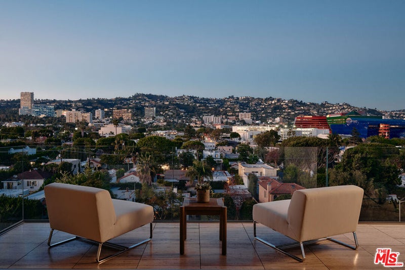 8899 Beverly Boulevard 6BE