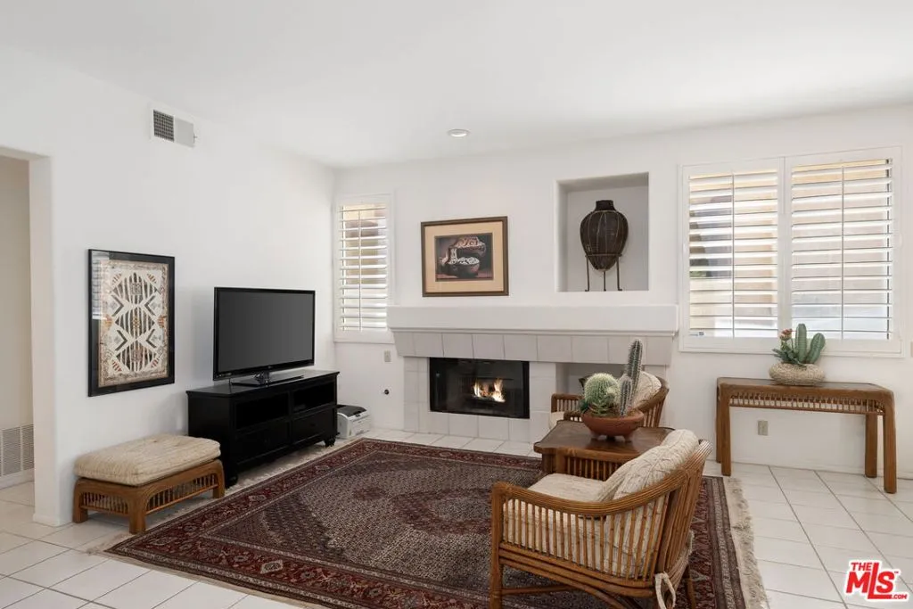 Cathedral City, California 92234, United States, 3 Bedrooms Bedrooms, ,4 BathroomsBathrooms,Residential,Pending,184047