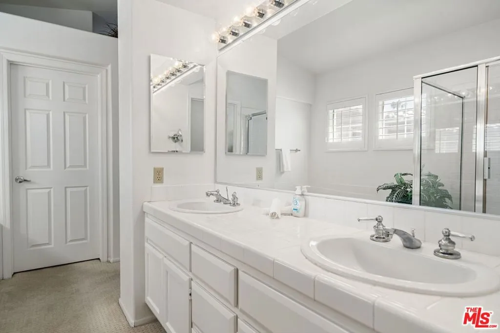 Cathedral City, California 92234, United States, 3 Bedrooms Bedrooms, ,4 BathroomsBathrooms,Residential,Pending,184047