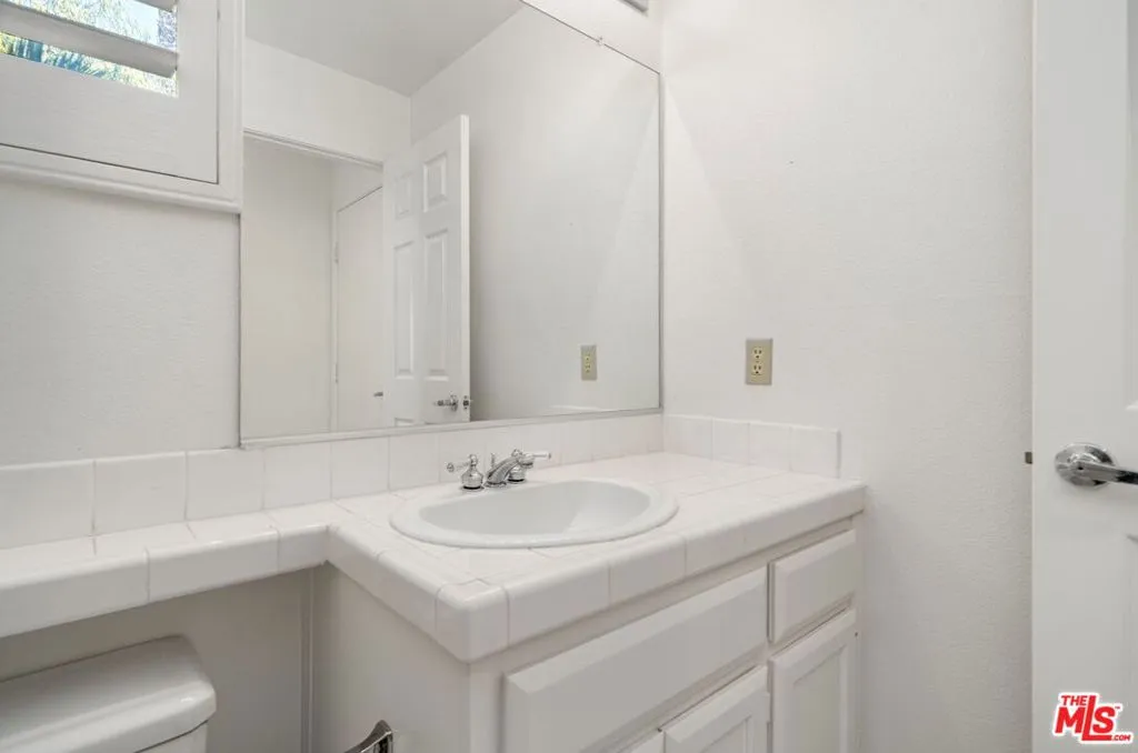 Cathedral City, California 92234, United States, 3 Bedrooms Bedrooms, ,4 BathroomsBathrooms,Residential,Pending,184047