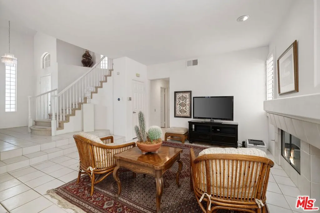 Cathedral City, California 92234, United States, 3 Bedrooms Bedrooms, ,4 BathroomsBathrooms,Residential,Pending,184047