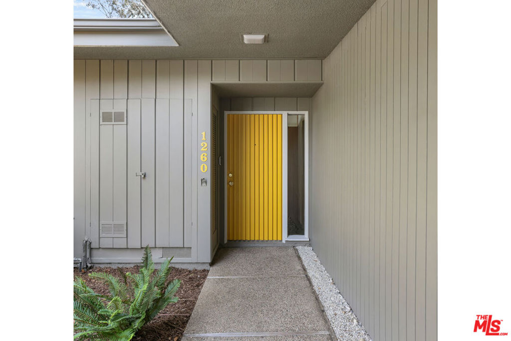 1260 S Euclid Avenue