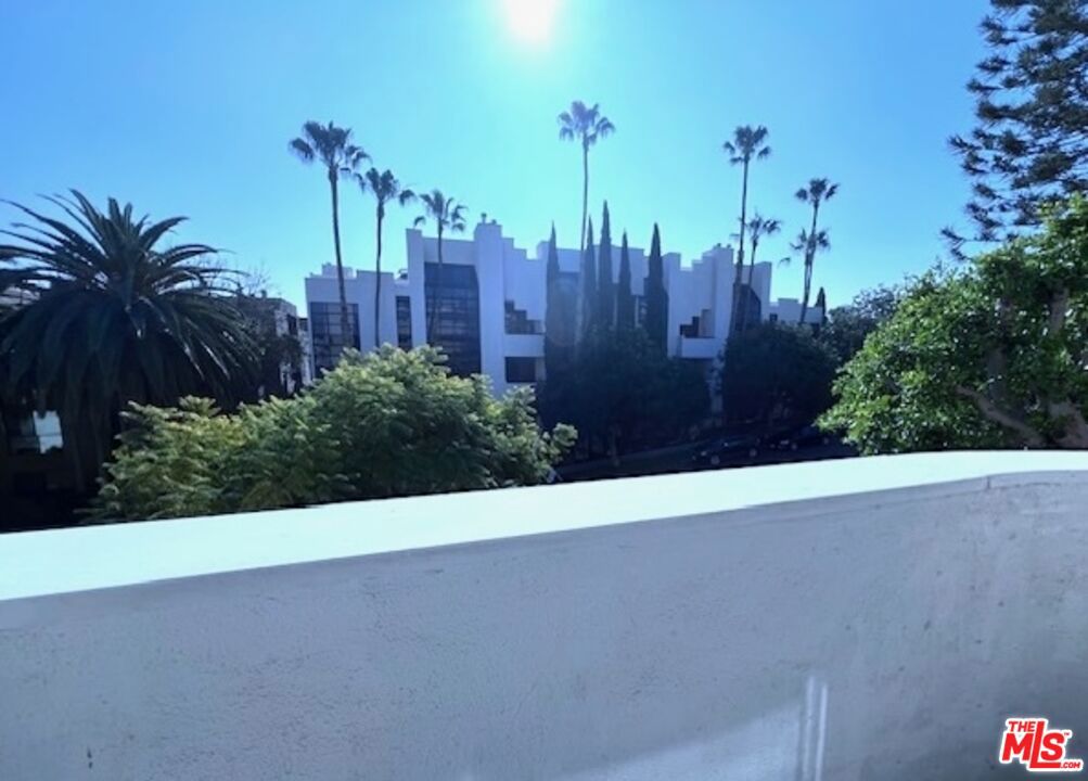 Properties 3 11645 Montana Avenue 102