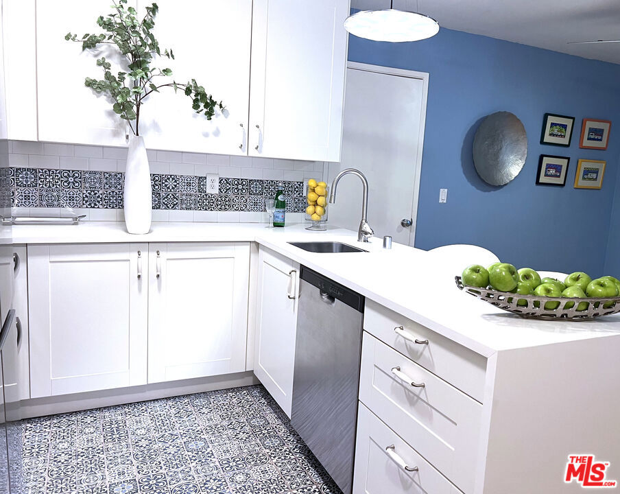 Properties 1 11645 Montana Avenue 102
