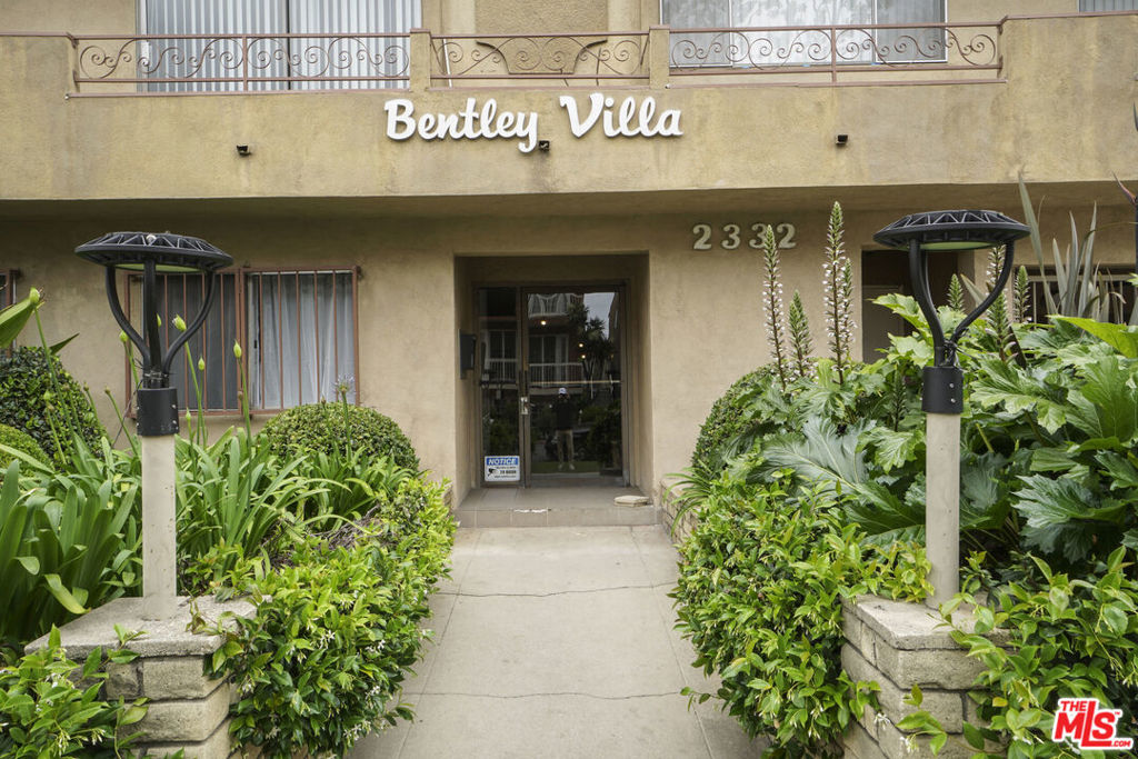 Properties 2 2332 S Bentley Avenue