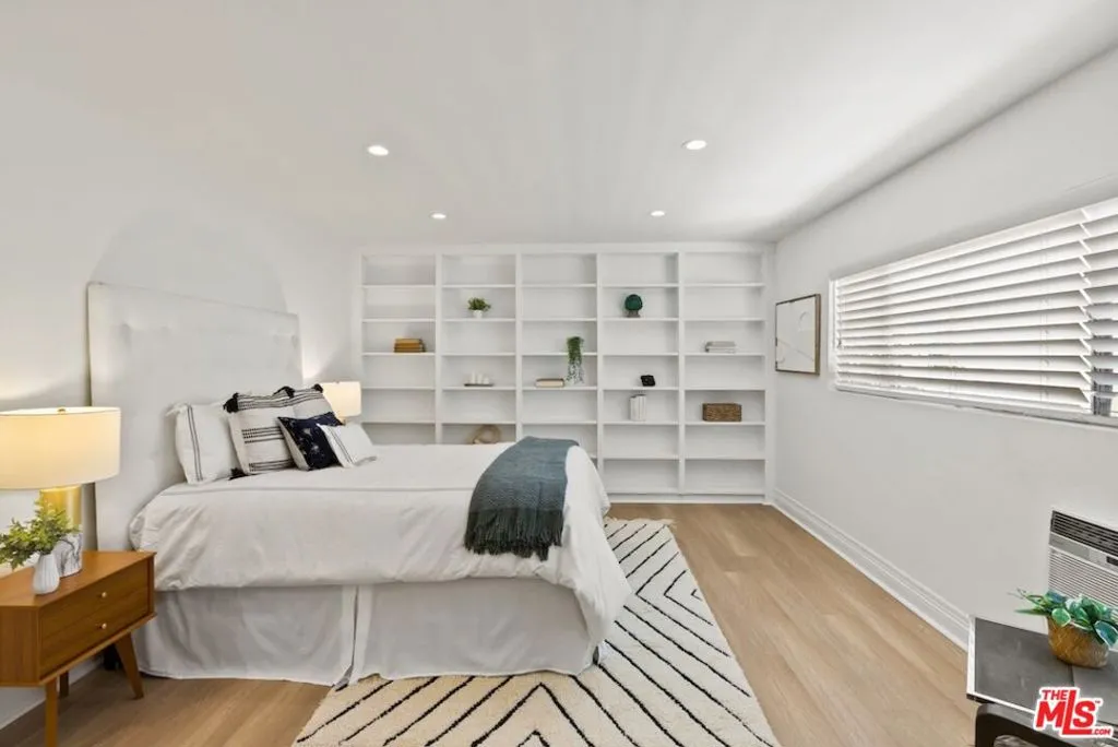 Los Angeles, California 90025, United States, 2 Bedrooms Bedrooms, ,2 BathroomsBathrooms,Residential,Active,115415