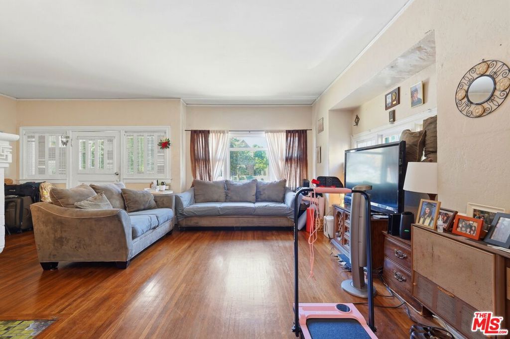 1760 W 24th Street