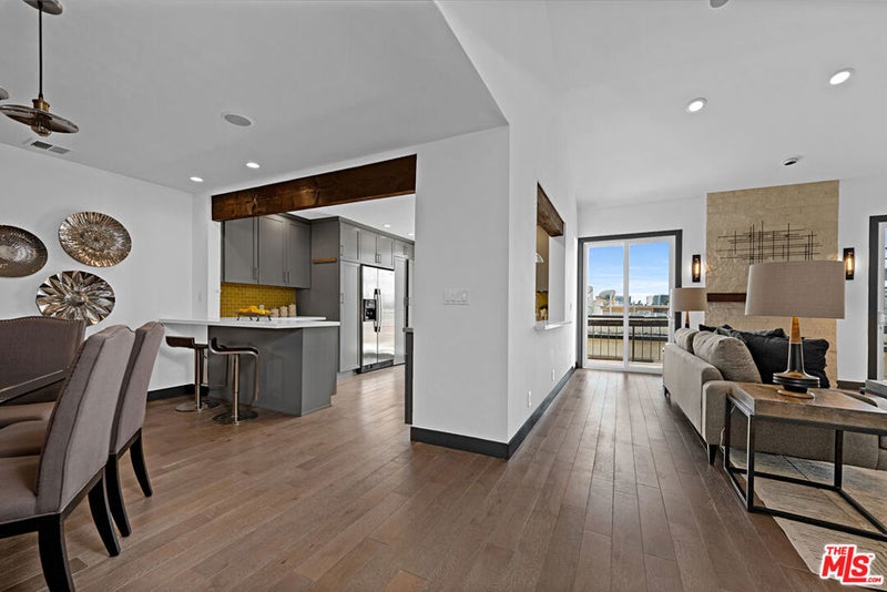 723 Westmount Drive 305