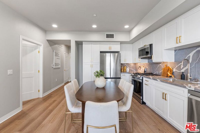7428 Santa Monica Boulevard 406