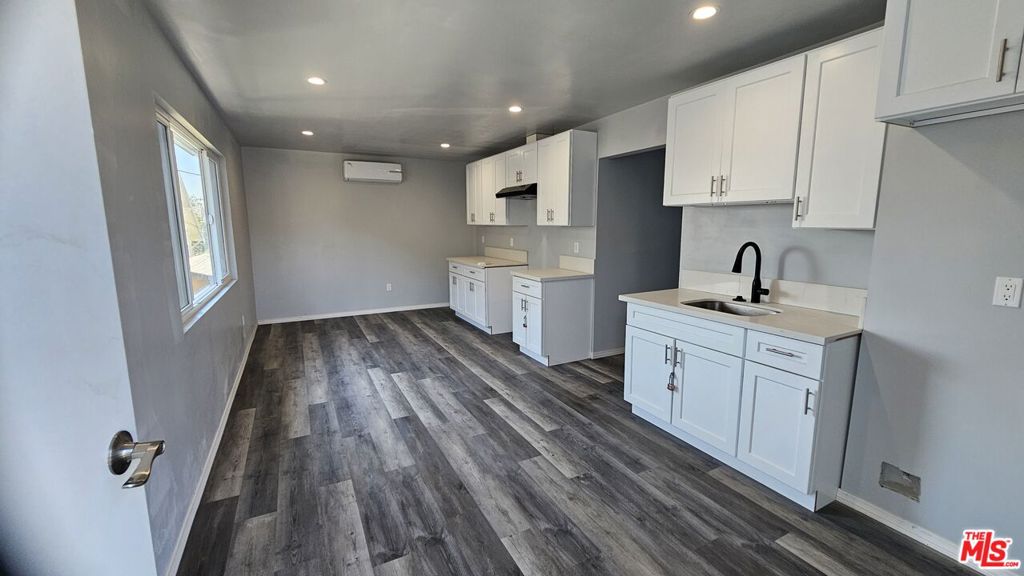 532 W 51st Street