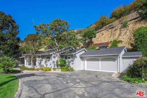 3520 Longridge Avenue Sherman Oaks CA 91423
