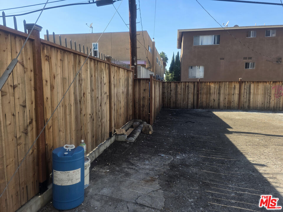 427 S Gramercy Place