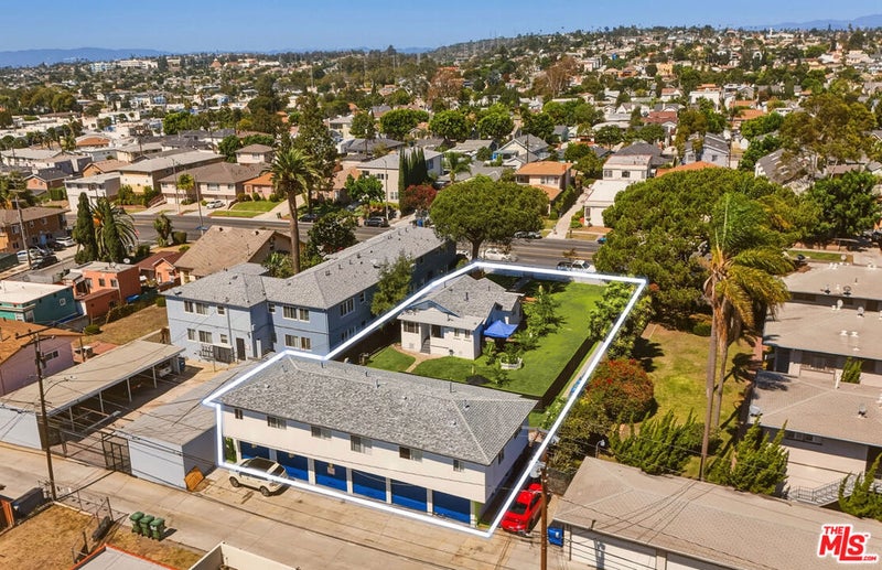 831 Centinela Avenue