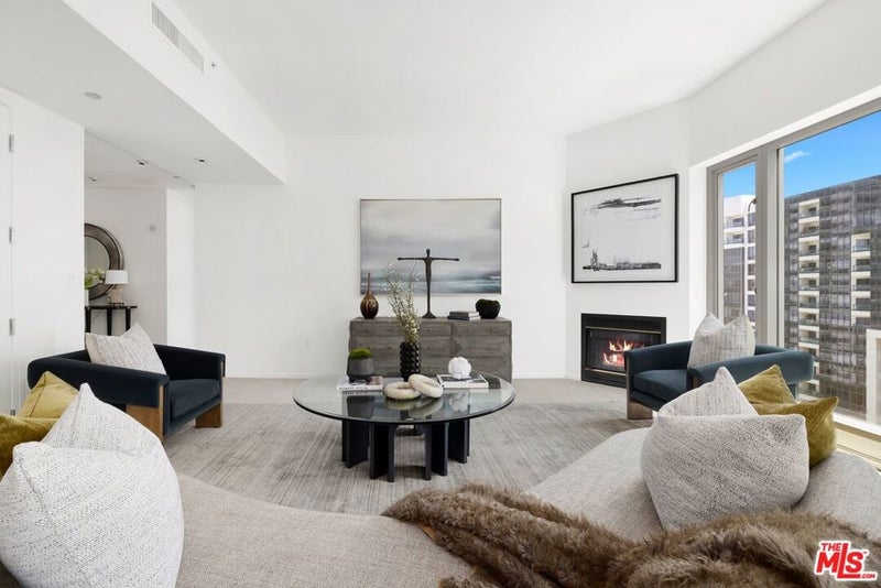 10727 Wilshire Boulevard 1001