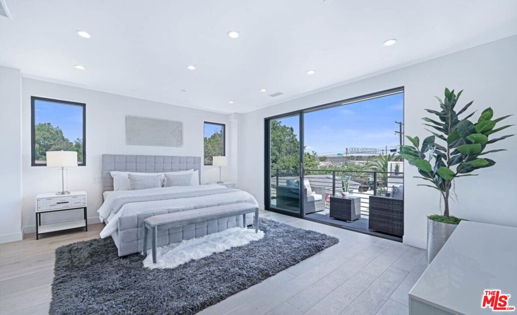 Properties 2 4710 Berryman Avenue
