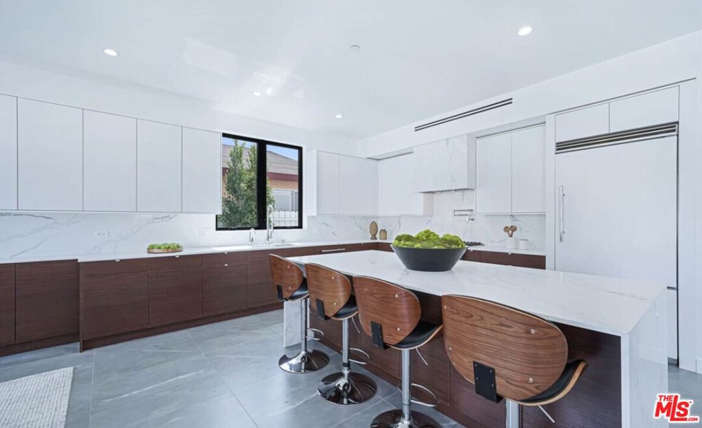 Properties 4 4710 Berryman Avenue