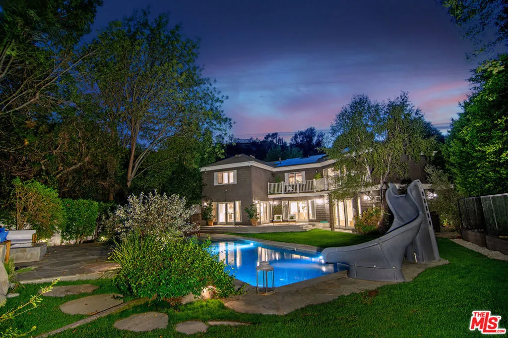 Sherman Oaks, California 91403, United States, 6 Bedrooms Bedrooms, ,5 BathroomsBathrooms,Residential,Active,217154