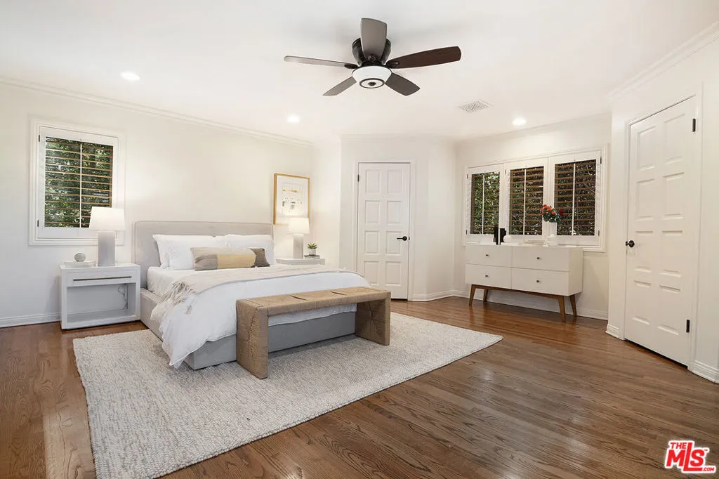 Sherman Oaks, California 91403, United States, 6 Bedrooms Bedrooms, ,5 BathroomsBathrooms,Residential,Active,217154